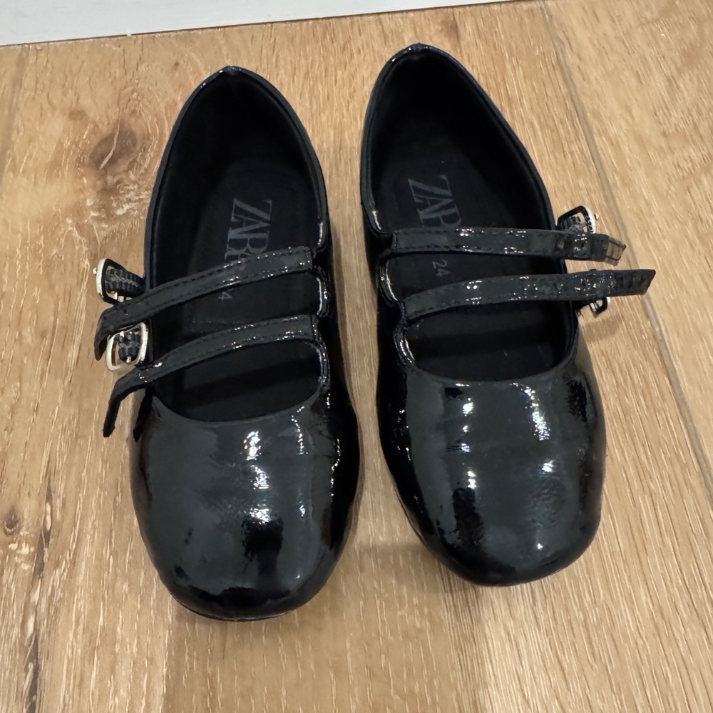 Girls Zara black flats/ballerina shoes